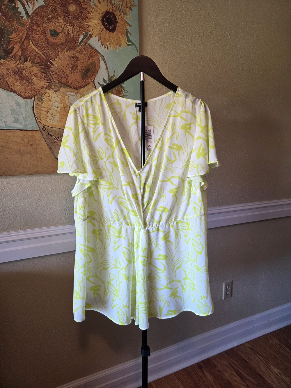 NWT Torrid V-Neck Flutter Sleeve Top